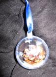 Boule en plexiglas "pomme de pin"